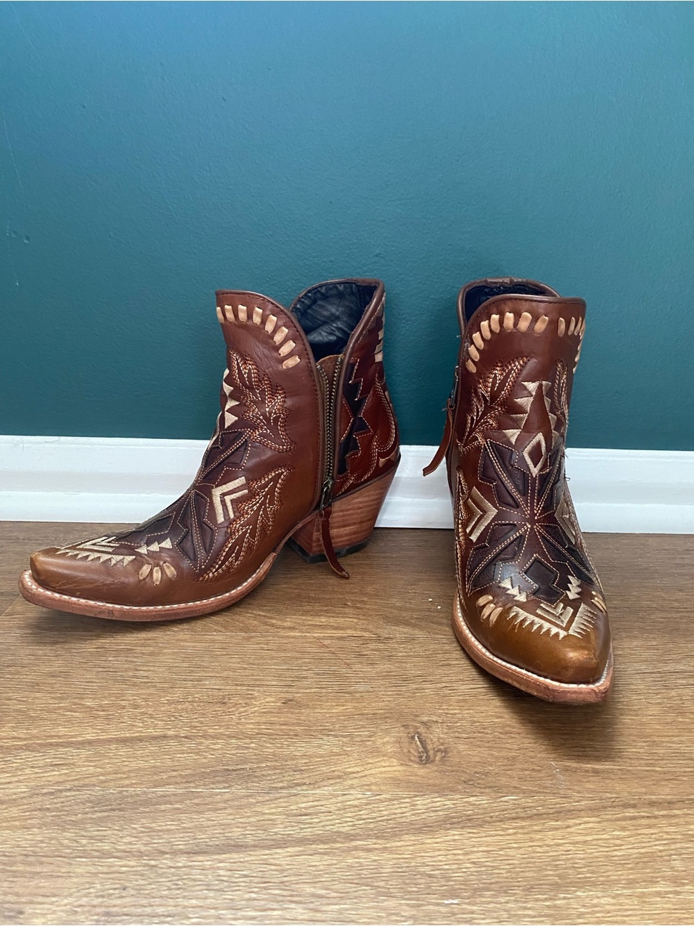 Airy Women's Embroidered Western Ankle Boots - Picture 4 of 9